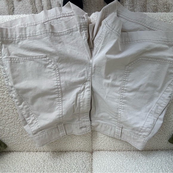 Cargo shorts - Picture 2 of 2